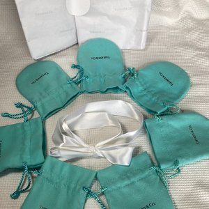 Tiffany & Co. Pouches / Jewelry Bags – Lot of 7, with tissue and ribbon